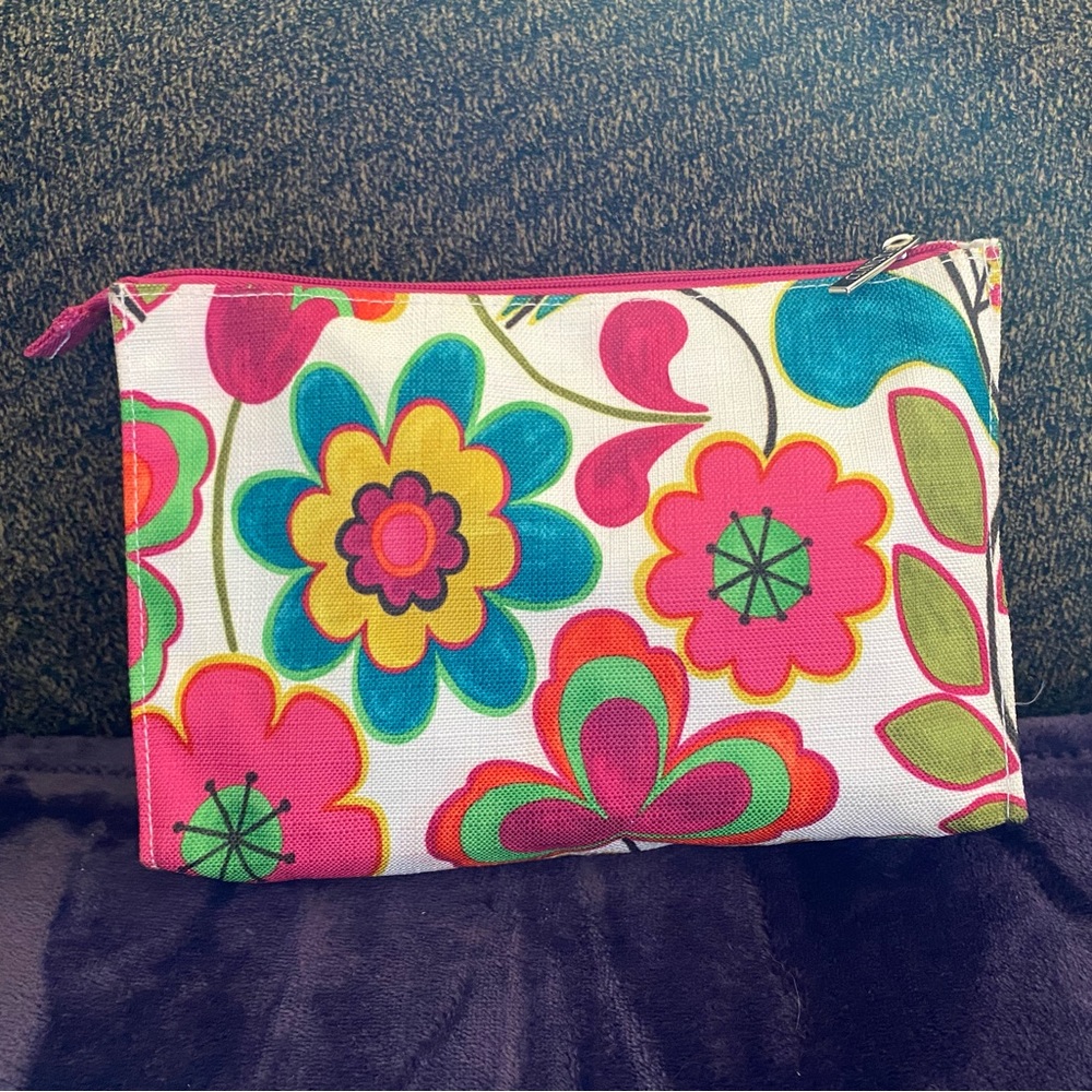 Clinique floral make up bag - Picture 2 of 12
